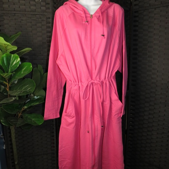 Women's Pink Hooded Robe - Picture 2 of 15